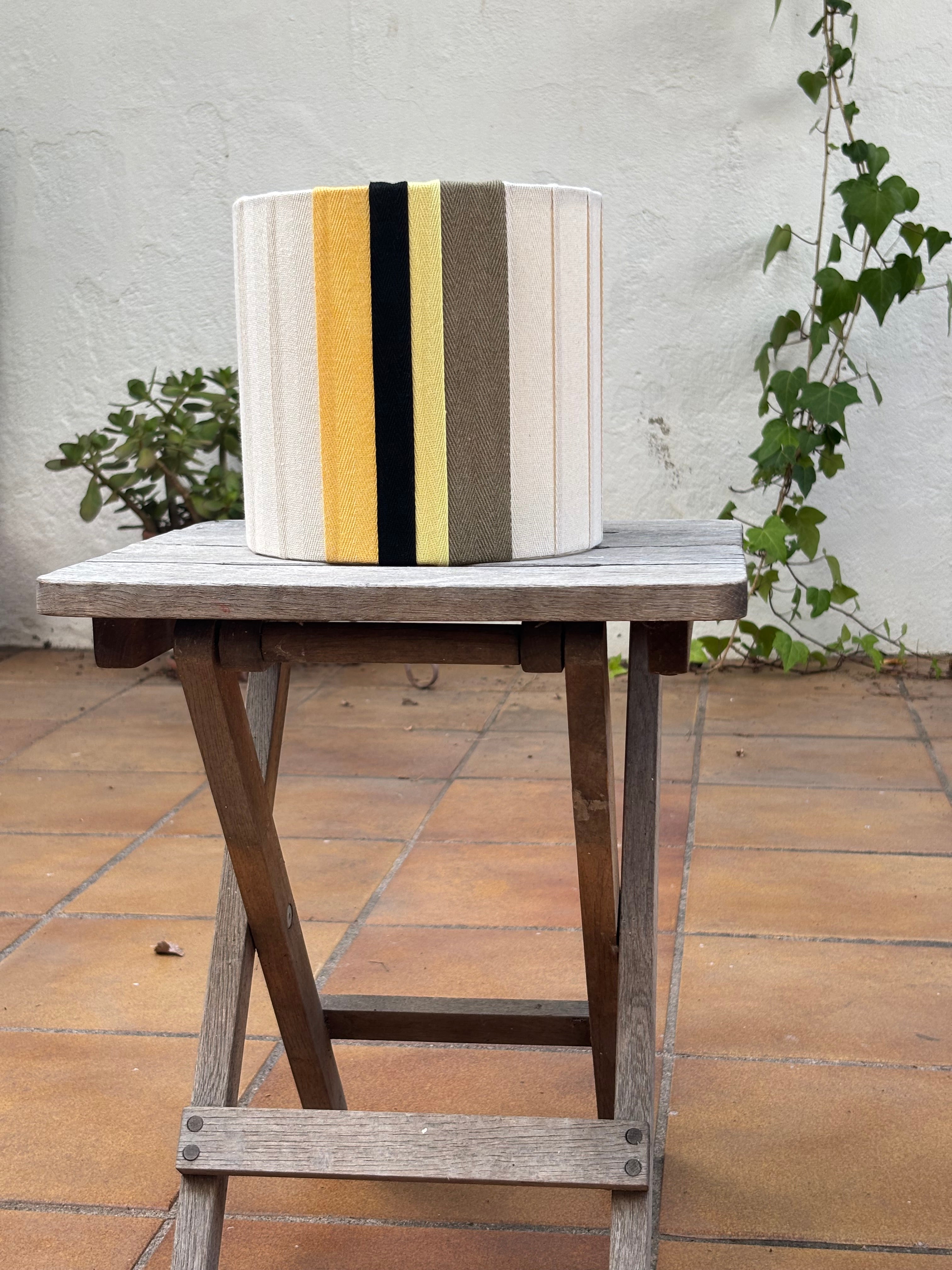 Pantalla Cintas amarillo, negro, amarillo limón, caqui marronoso,