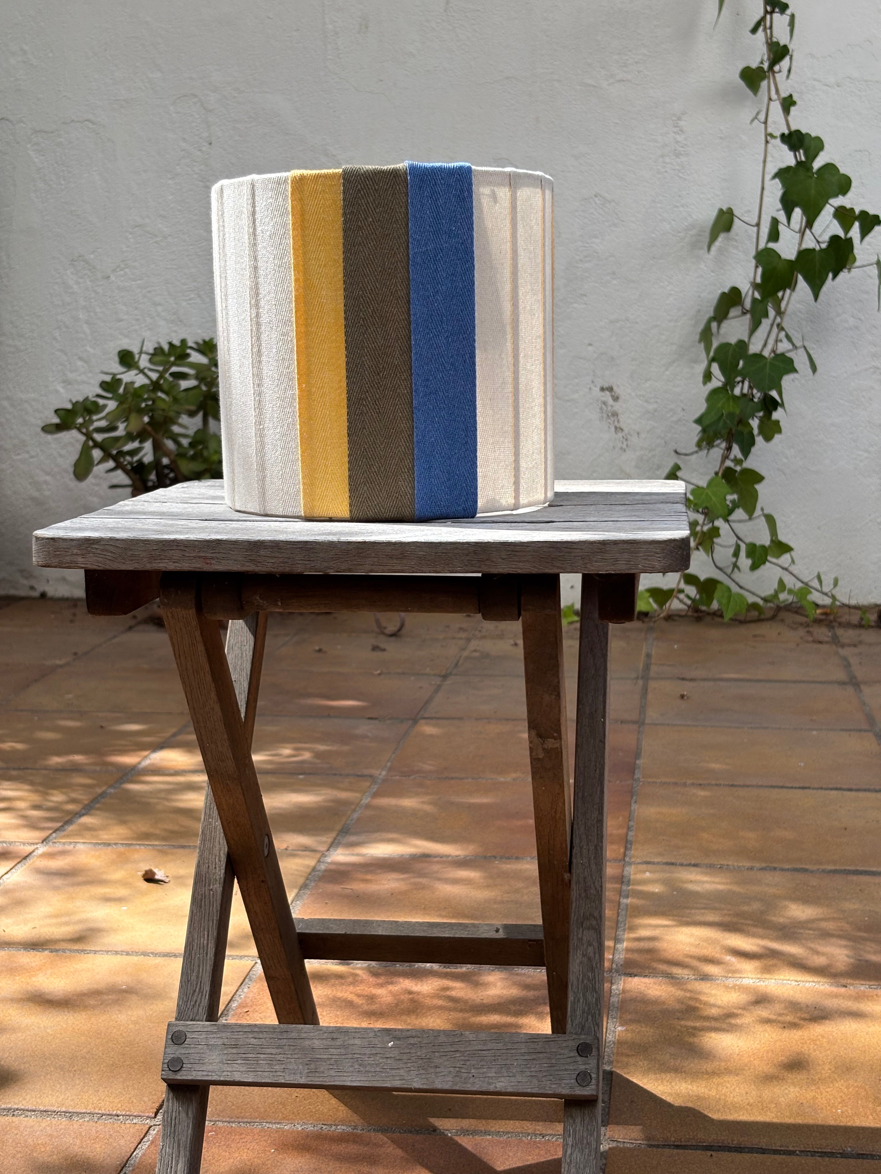 Pantalla Cintas amarillo, caqui, azul.