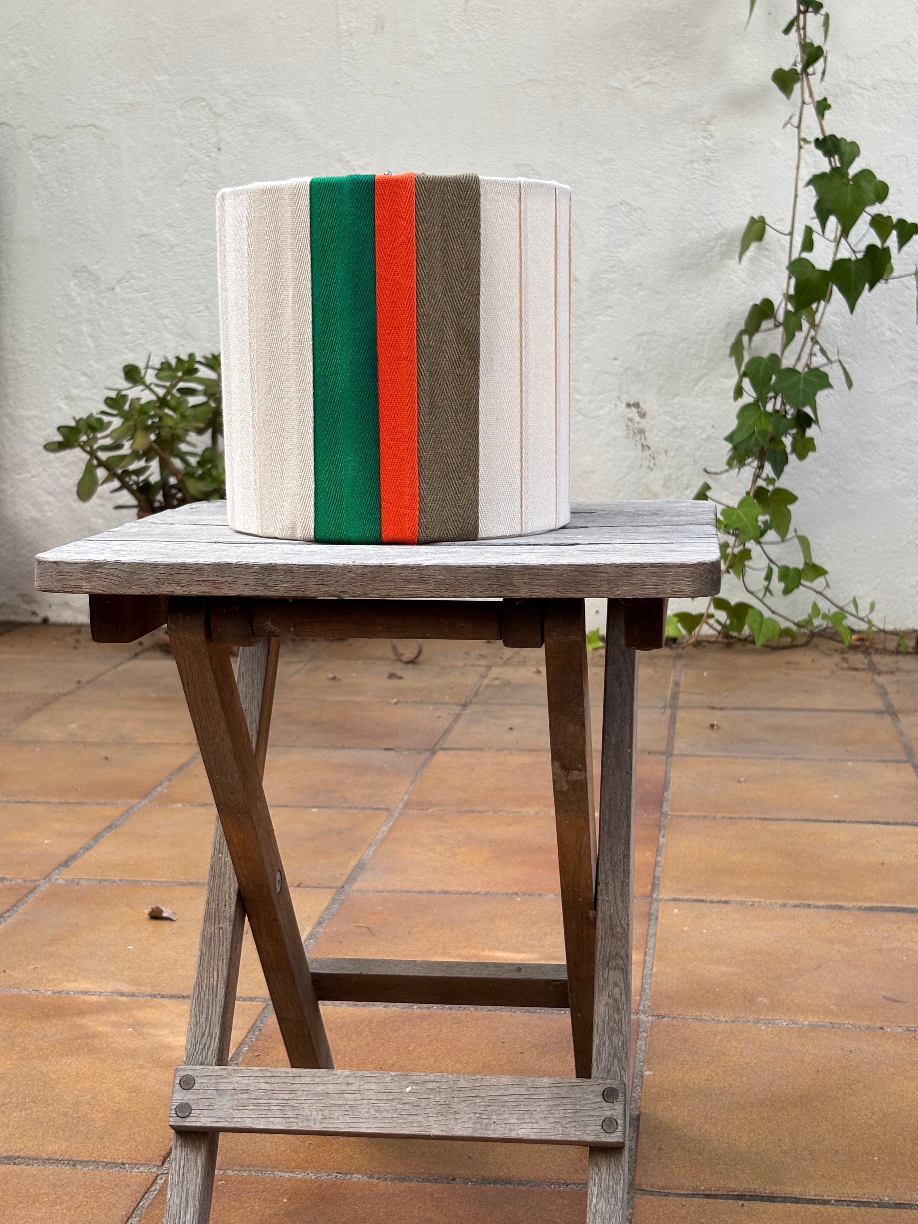 Pantalla Cintas verde, naranja,verde caqui.
